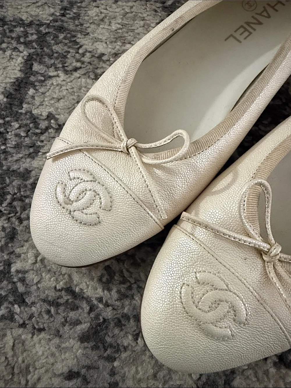 CHANEL Cream Leather Ballet Flats with CC Logo and Bow